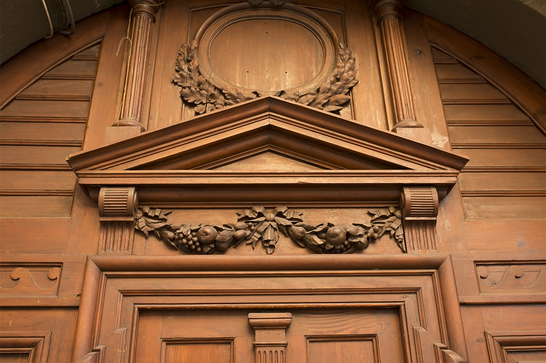 Top Types of Wood Molding That Add Elegance and Impress Home Buyers