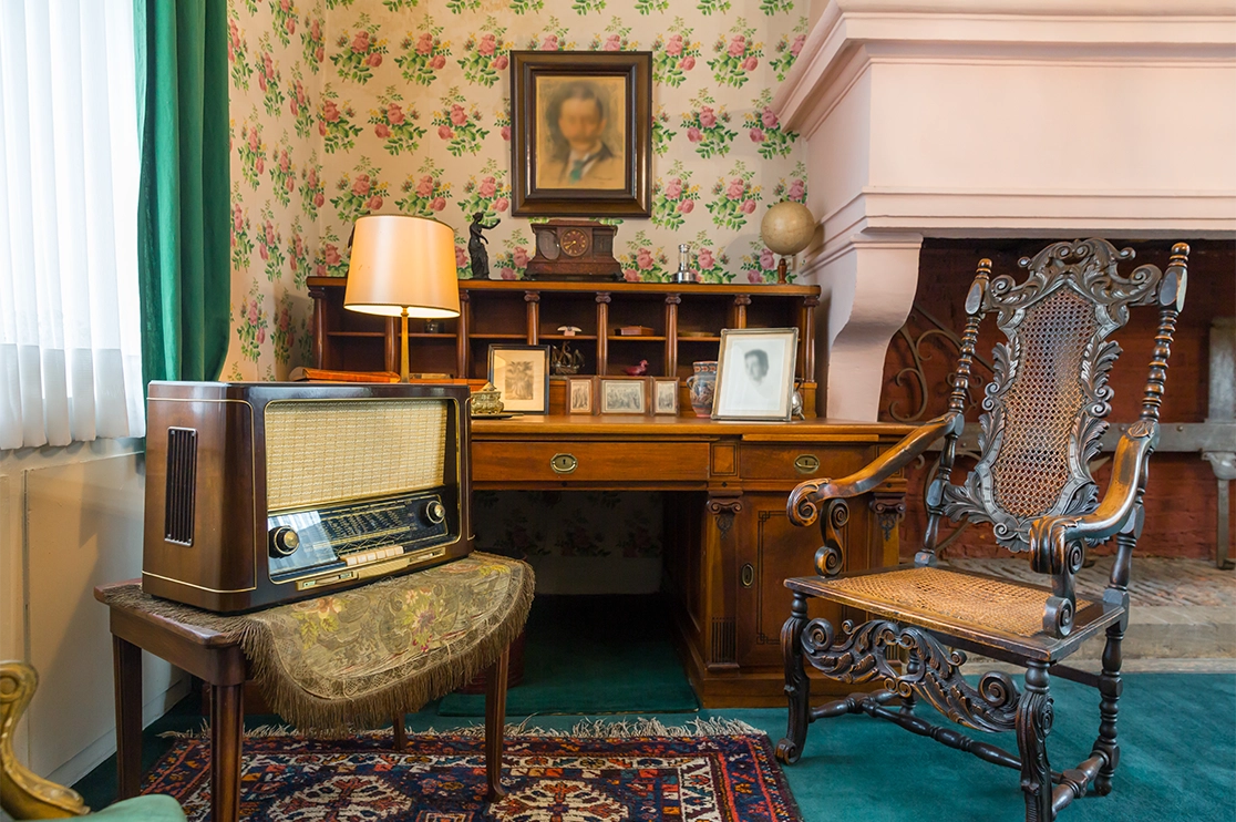 Elements of Vintage Cottagecore Interiors